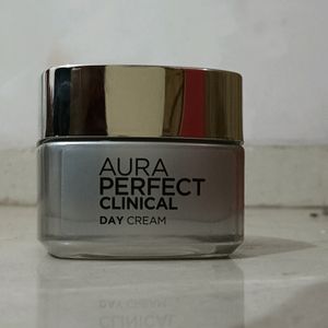 LOreal Paris Aura Perfect DayCream and Toner Combo