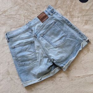 WEEKDAY DENIM SHORTS