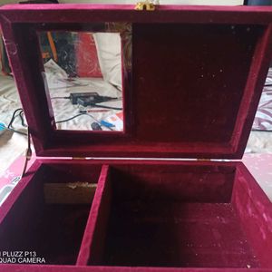 🟩offer Rs 300/🟩Red Valvet Storage Box For Makeup