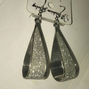 White Sparkling Earrings