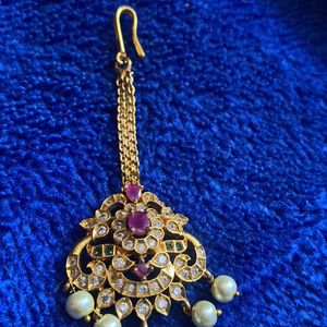 CZ STONE MANGTIKKA WITH PEARLS