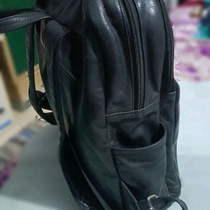 Premium 100% Leather Backpack ( UNISEX )