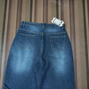 DG-109 Size-32 Straight Jeans