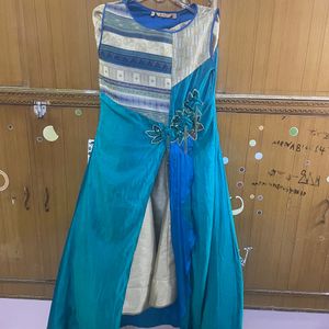 XL Size Morpankhi Colour Kurti With Golden Skirt