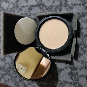 😍Pack Of 2 Faces Canada Compact..😍