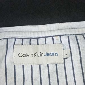 Branded Calvin Klein T-shirt (L) Size