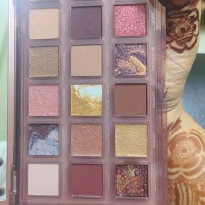 Huda Naughty Palette