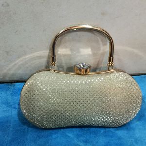 Brand New Clutch With Handle N Chain And Diamond