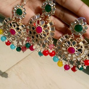 Multicolored Earrings And Mangtika Set