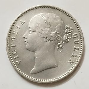 One Rupee 1840 Victoria divided