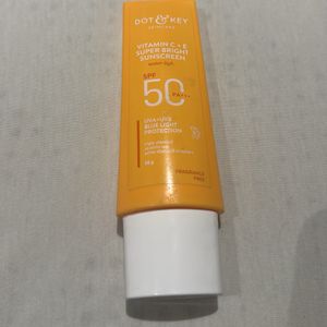 Dot & Key Vitamin C+E Super Bright sunscreen