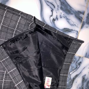 Korean Black Pleated Skirt