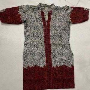 Red And White Motif Printed Kurta