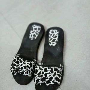 White And Black Flip Flopss(In Cash Only)