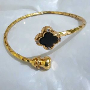 Gold Clover Bracelet