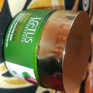 Lotus red apple serum cream with SPF