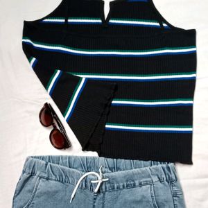 Sleevless Striped Top.