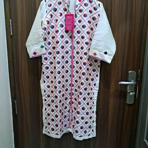 Beautiful Kurti With Phulkari Work