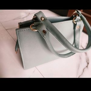 New Breanded Handbag With Tag👜