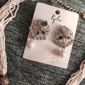 Silver White Necklace Set