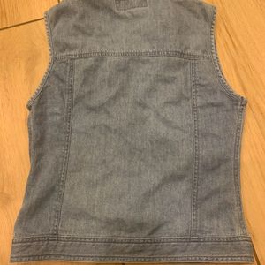 Sleeveless Women’s Denim Shirt