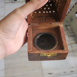 FRAGRANCE  BOX WITH HOLES QLL OVER ..