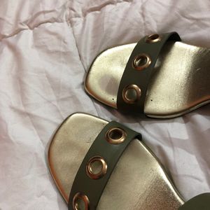 Block heels with adjustable straps