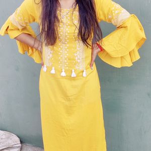 Women Printed Straight Yellow Kurti