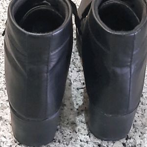 Trending And Stylish Boot For Women