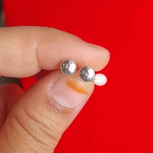 Beautiful New Pearl Earrings