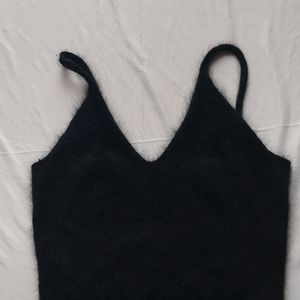 Black Sleeveless Crop Top