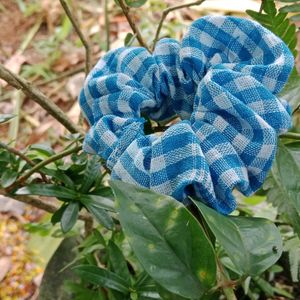 Ocean Grid Scrunchie 🧿