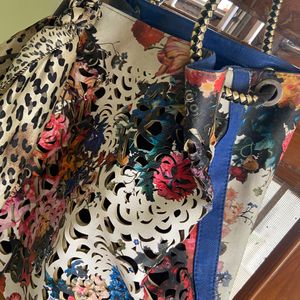 Multi Color Flowers Print Handbag With Scarf