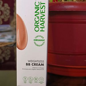 Organic Harvest Weightless BB Cream: Natutal