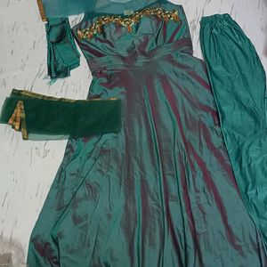 Beautiful Green Gown For Women 4pc