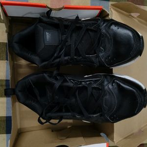 Nike Original Leather Sneakers For Sale Free Gym