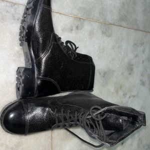 Men Boots To Look Sexy (Unused)