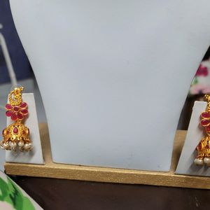 Jhumka With Pearls