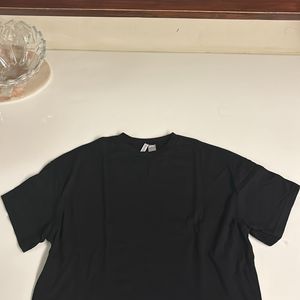 H&M oversized black CROPPED tshirt