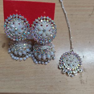 Jhumki Earrings With Maang Tikka