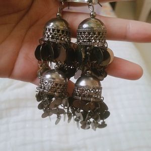 black polish jhumka