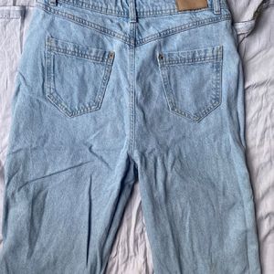 Ultra High Straight Fit Jeans