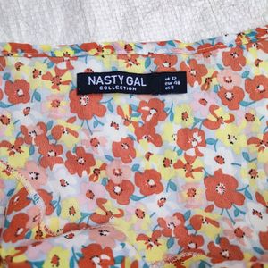 🎀Price Drop🎀NASTY GAL FLORAL DRESS