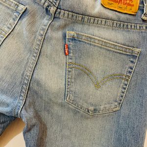 Levis 514 Straight With Slightly Tapered Fit