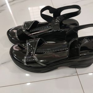 New Wages Sandals Black