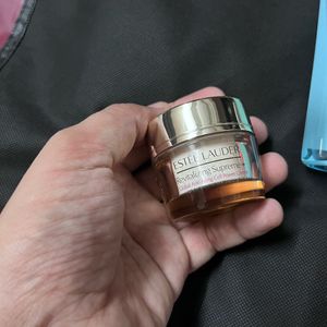 Estee Lauder Revitalizing Anti-Aging Creme