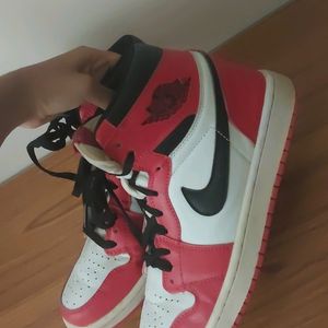 NIKE AJ1 Retro High Chicago Lost And Found