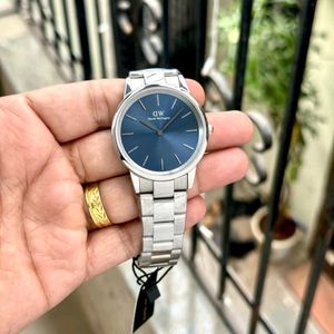 DW COUPLES WATCH RESTOCK ON DEMAND