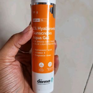 Derma Co 1% Hyaluronic Acid Sunscreen