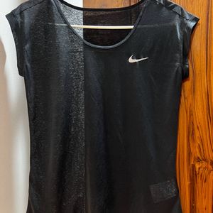 Mesh Active Wear T-shirt - NIKE